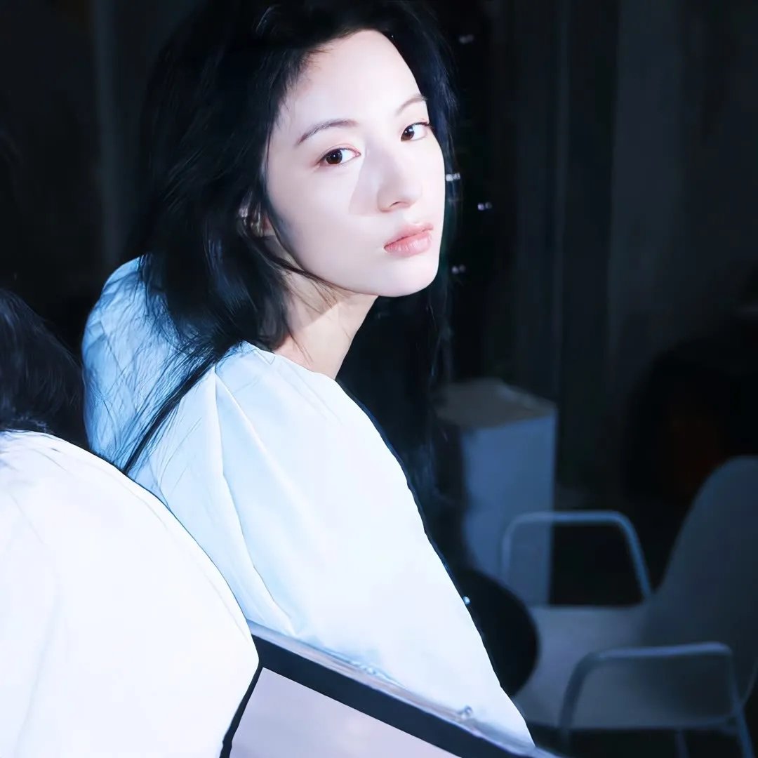 女孩和蜘蛛